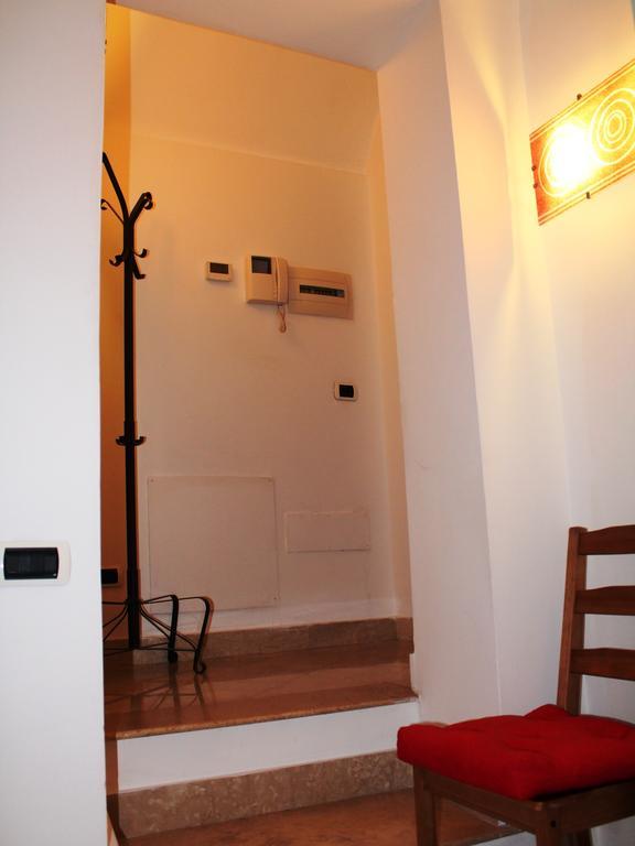 רומא Hella Ibernesi 23 Fori Imperiali Inn, New Gestion! חדר תמונה