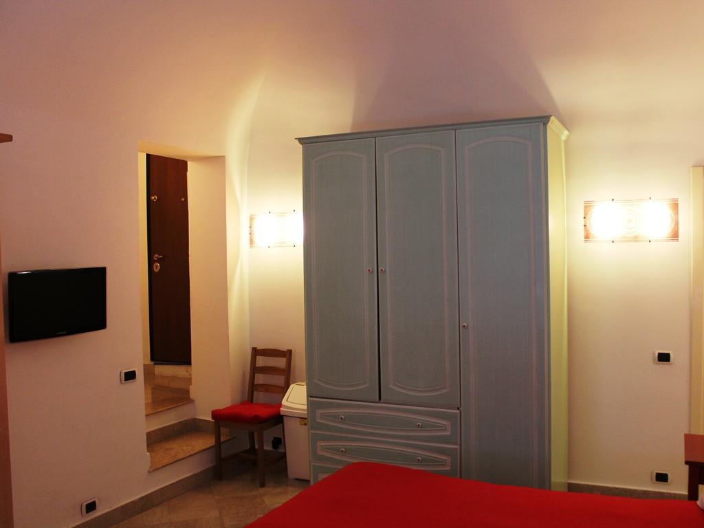 רומא Hella Ibernesi 23 Fori Imperiali Inn, New Gestion! חדר תמונה